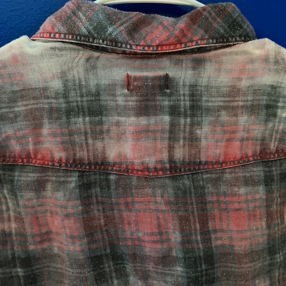 Size S red, black & gray plaid shirt - Picture 6 of 7